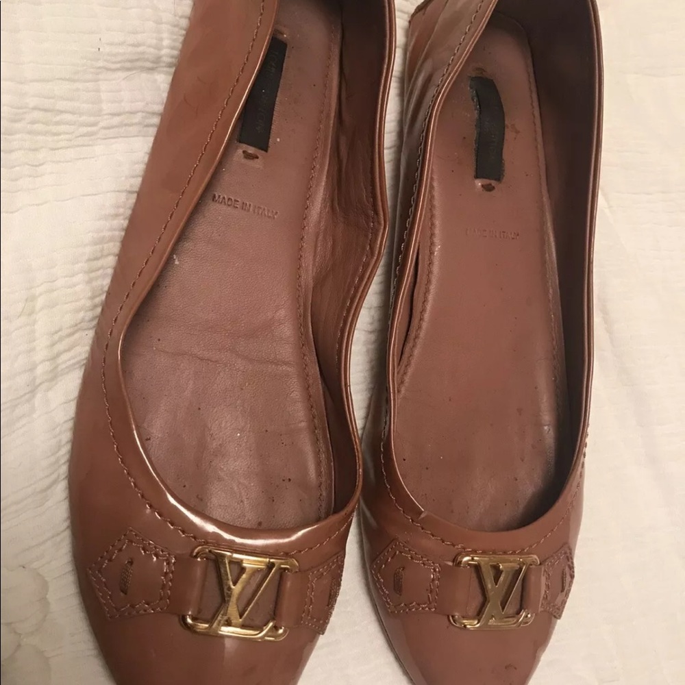 Louis Vuitton tan flat